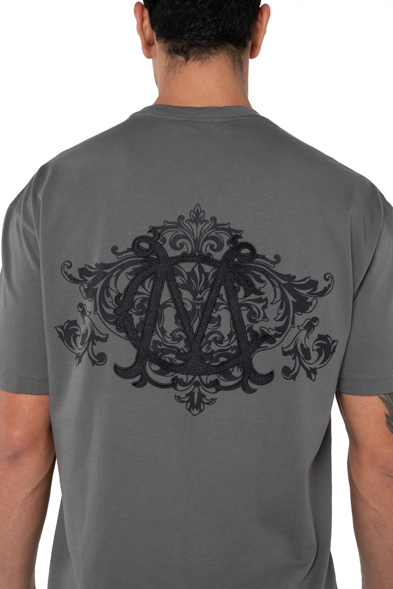 CAMISETA MASCULINA MUSCHIO GRIS OSCURO CLEMONT - Clemont Oficial