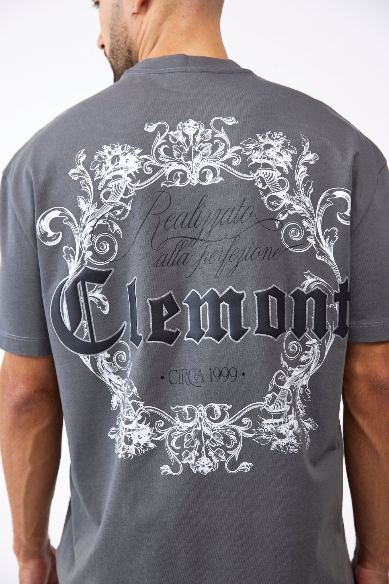 CAMISETA MASCULINO BENEVOLENZA GRIS OSCURO CLEMONT - CLEMONT.CO S.A.S.