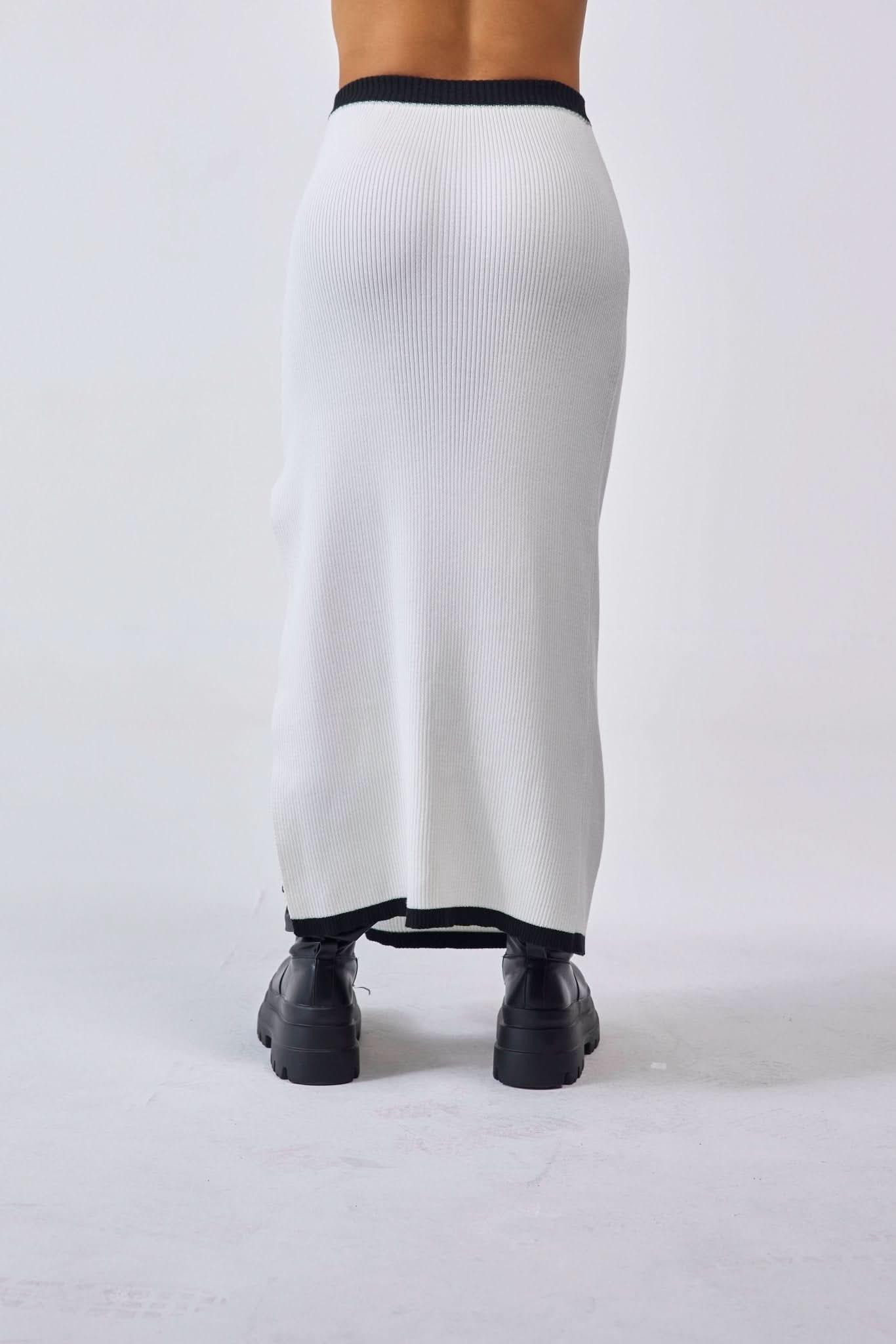 FALDA TEJIDA MUJER EMOZIONE CREMA CLEMONT - CLEMONT.CO S.A.S.
