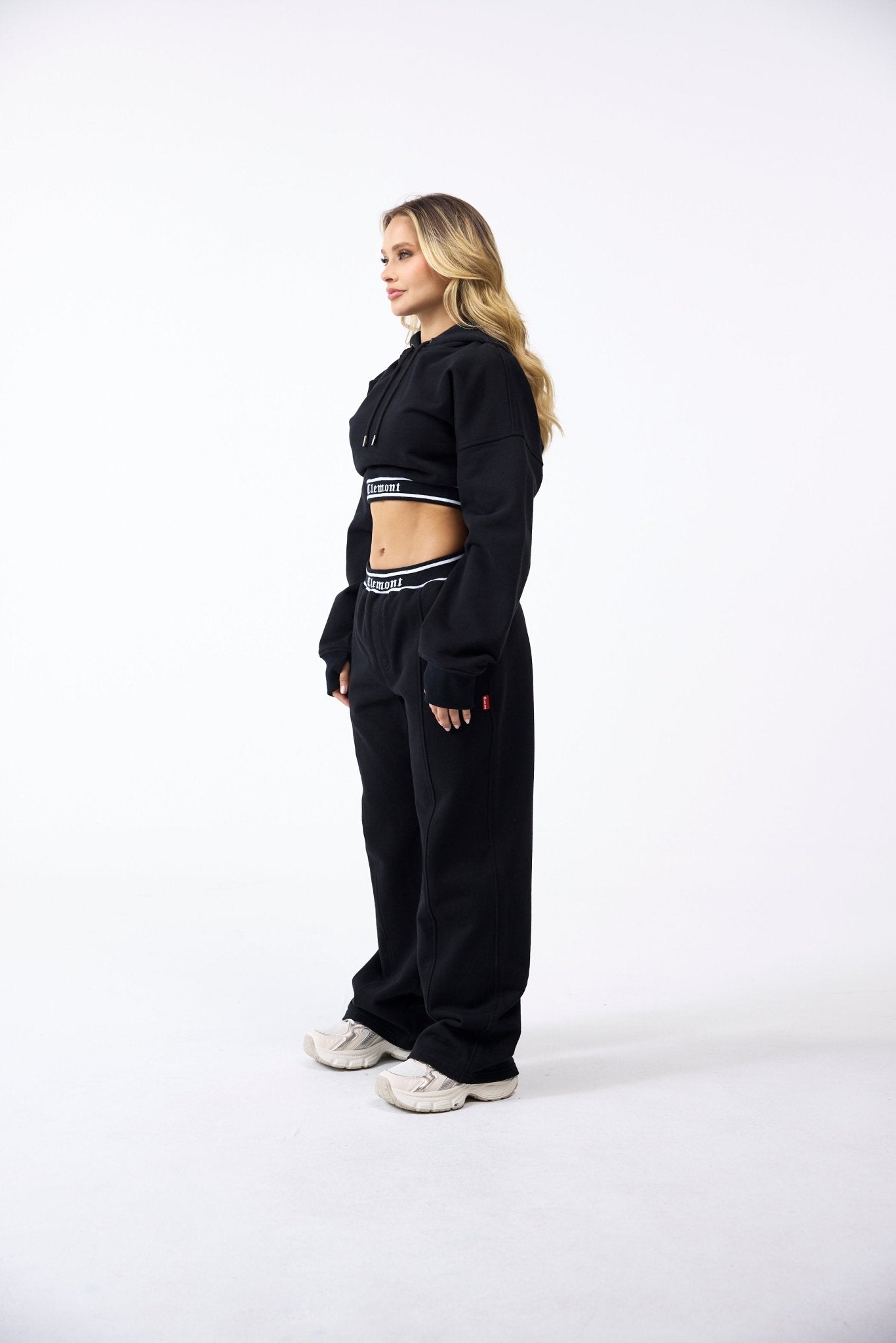 HOODIECROP MUJER SINCRONIA NEGRO CLEMONT - CLEMONT.CO S.A.S.