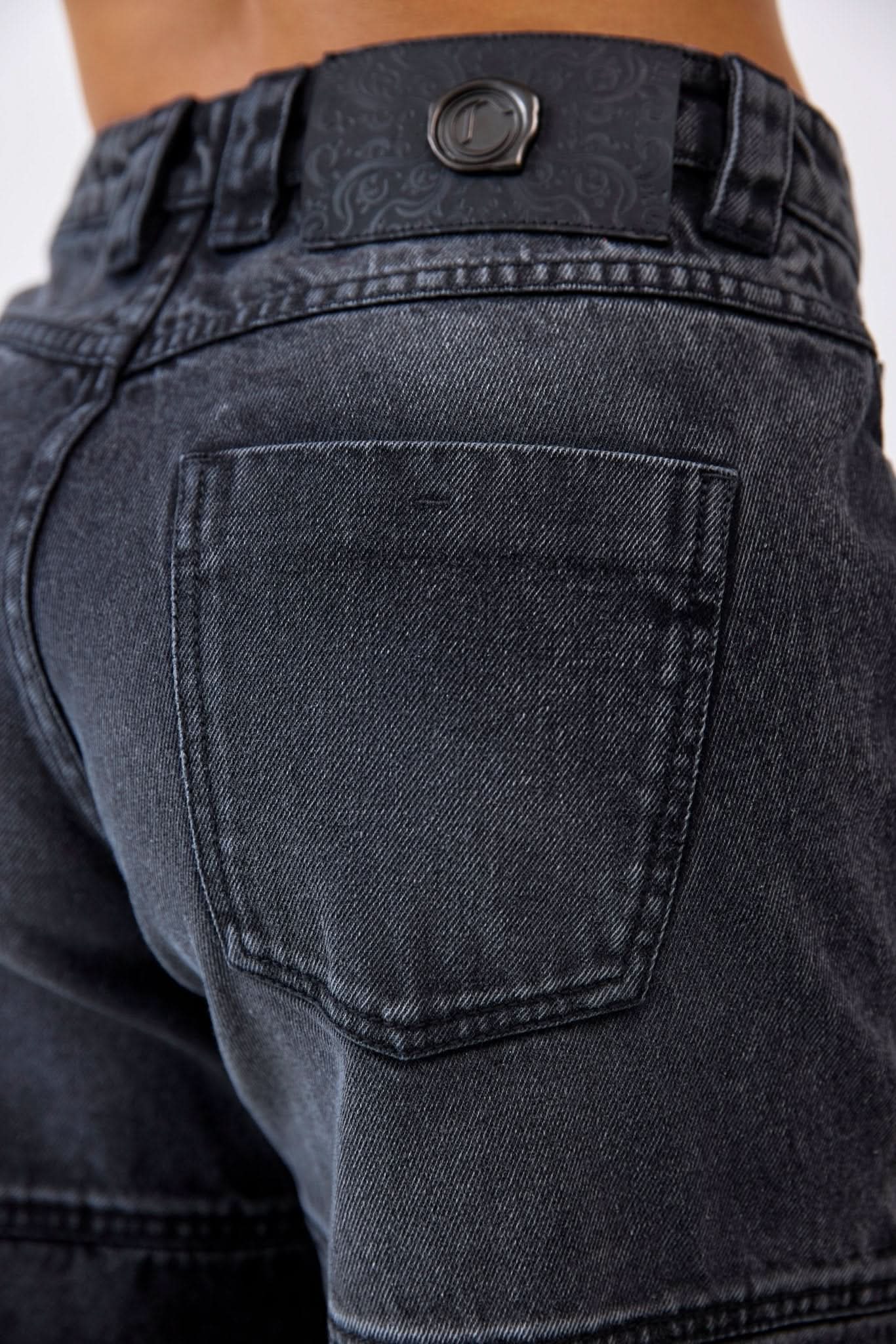 JEAN CARGO MUJER LABIRINTO NEGRO CLEMONT - CLEMONT.CO S.A.S.