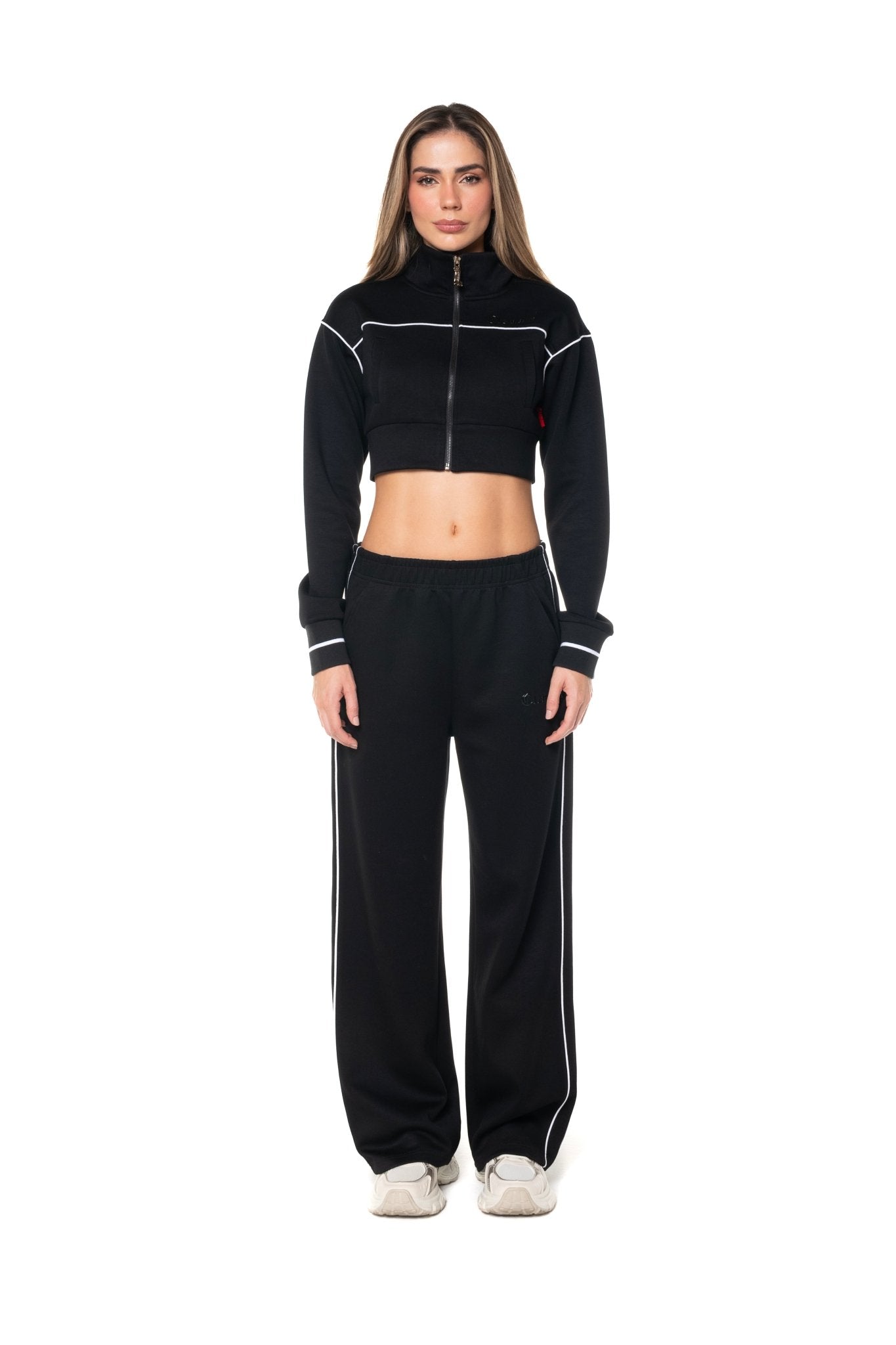 SWEATER CROPPED MUJER BREZZA NEGRO/CREMA CLEMONT - Clemont Oficial