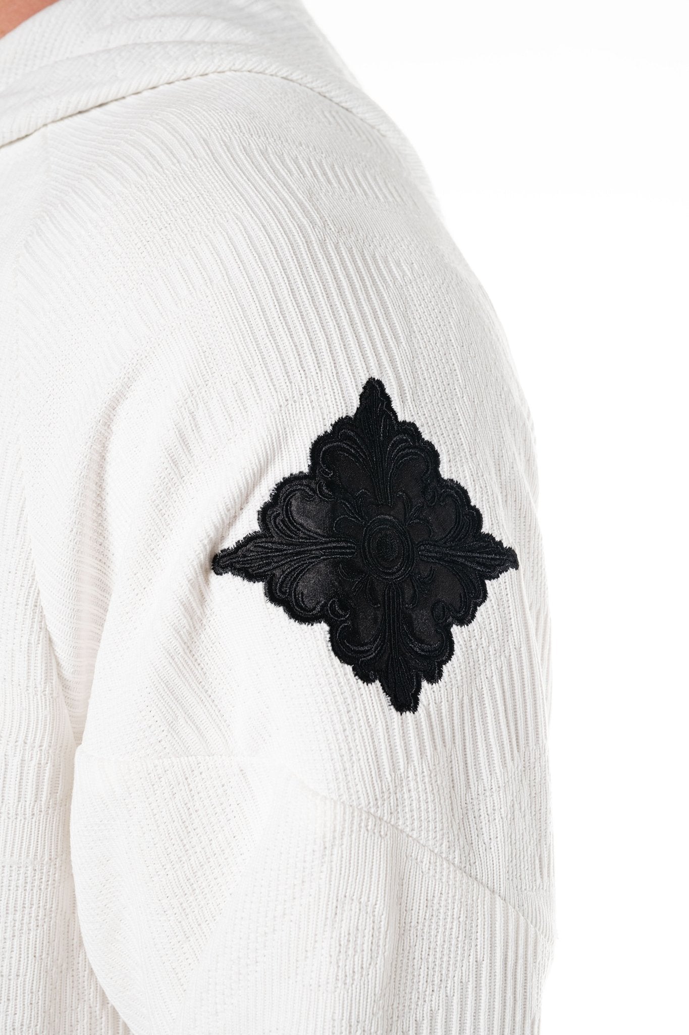 SWEATER LINAGGIO CREAM/NEGRO CLEMONT - Clemont Oficial