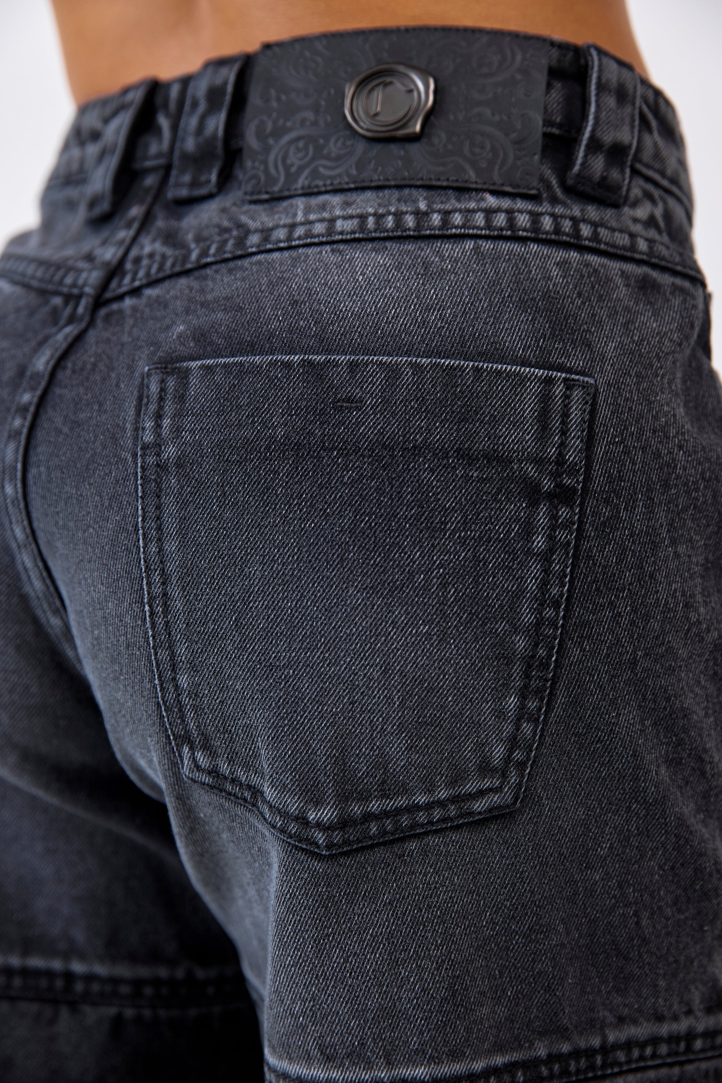 JEAN CARGO MUJER LABIRINTO NEGRO CLEMONT