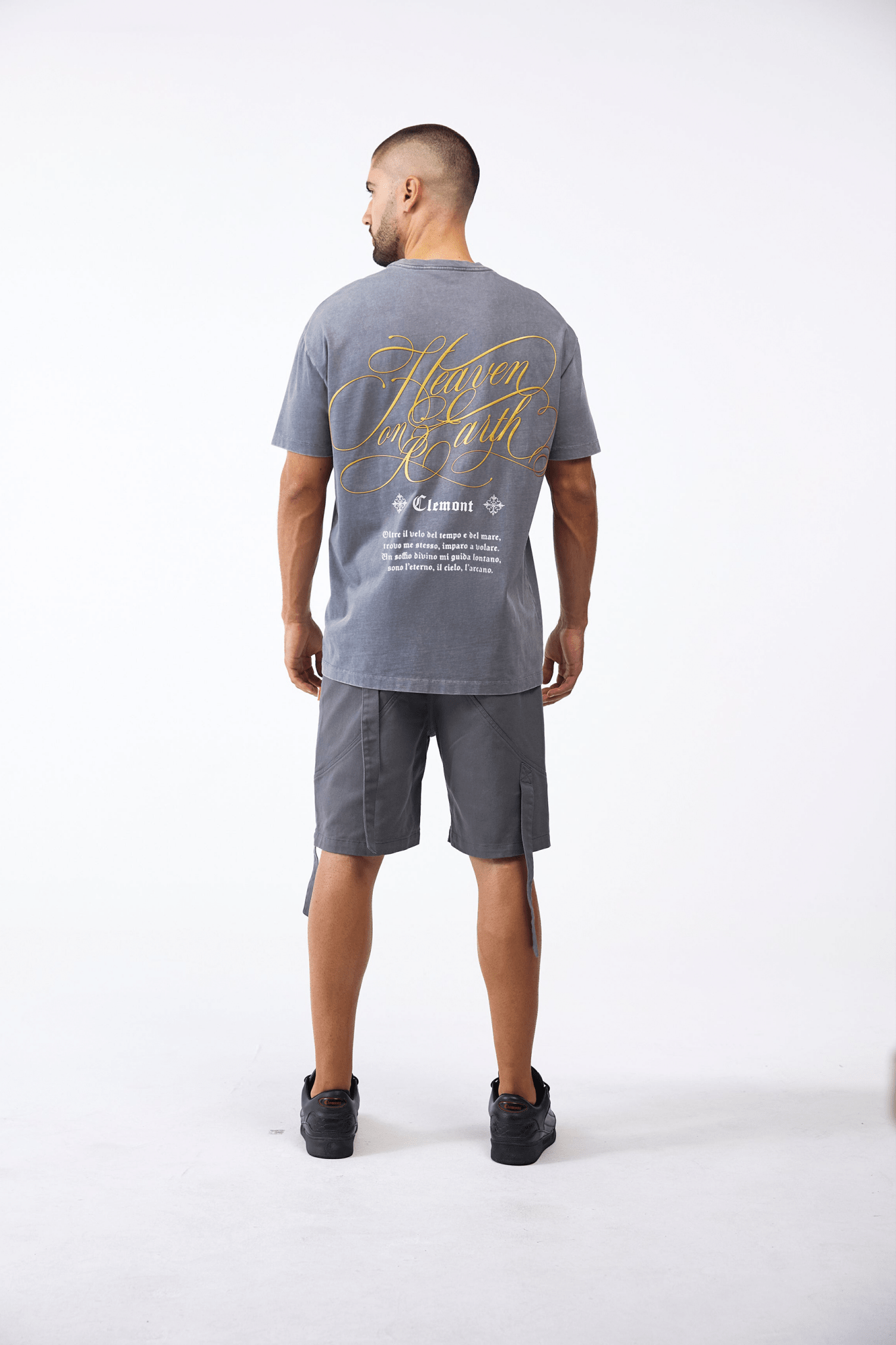 CAMISETA MASCULINO INQUIETANTE GRIS OSCURO CLEMONT - Clemont Oficial