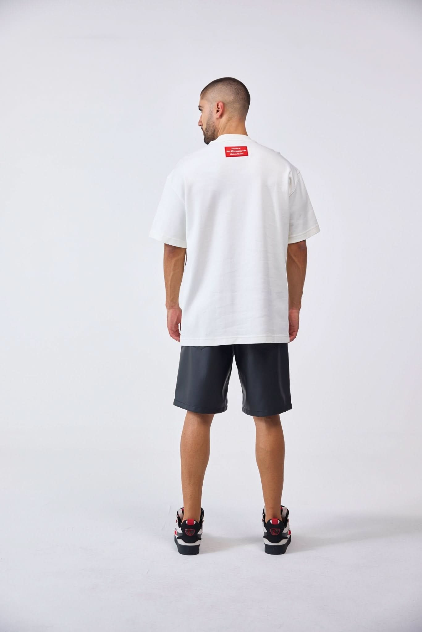 CAMISETA OVERSIZED MASCULINO METAMORFOSI CREMA CLEMONT - CLEMONT.CO S.A.S.