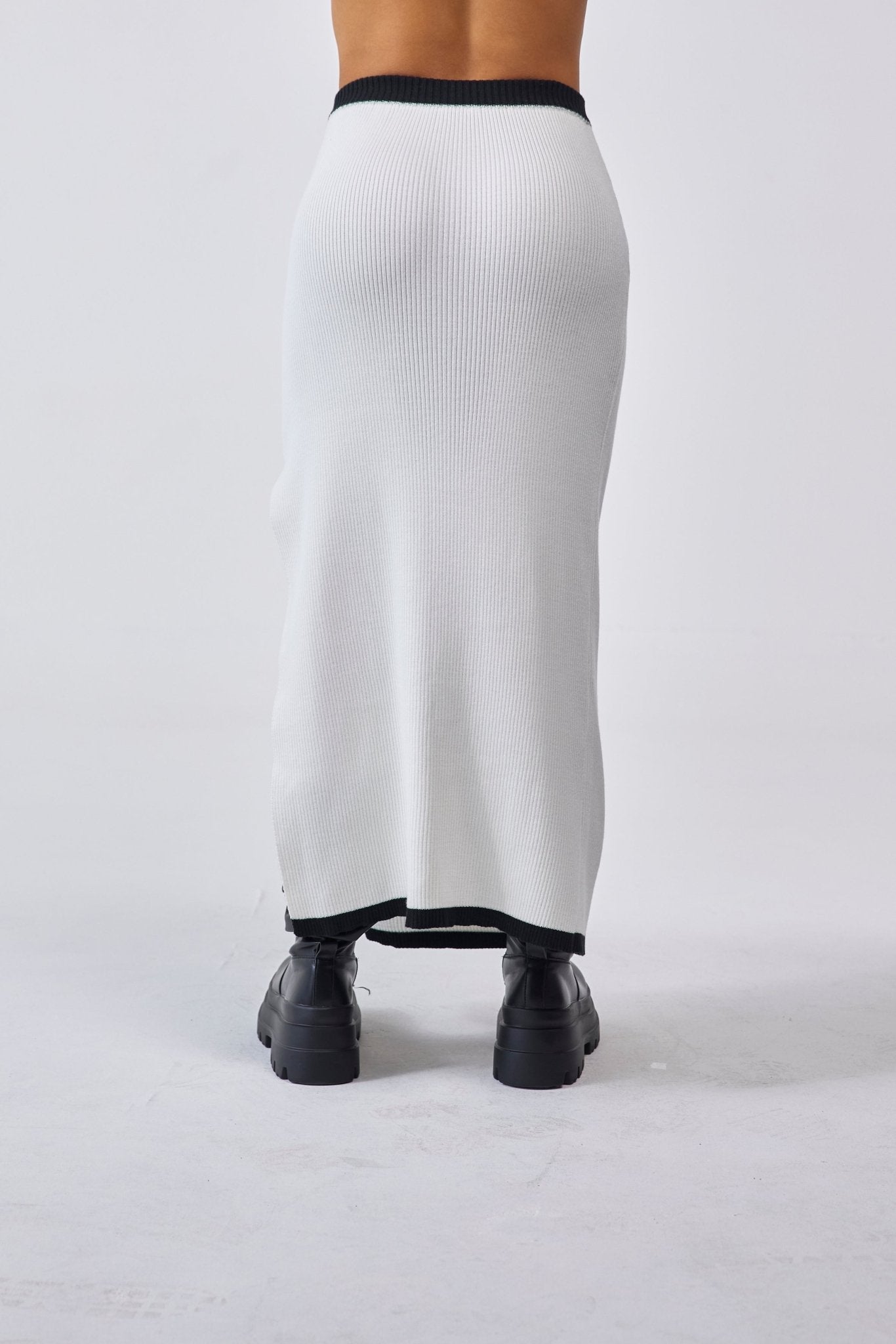 FALDA TEJIDA MUJER EMOZIONE CREMA CLEMONT - CLEMONT.CO S.A.S.