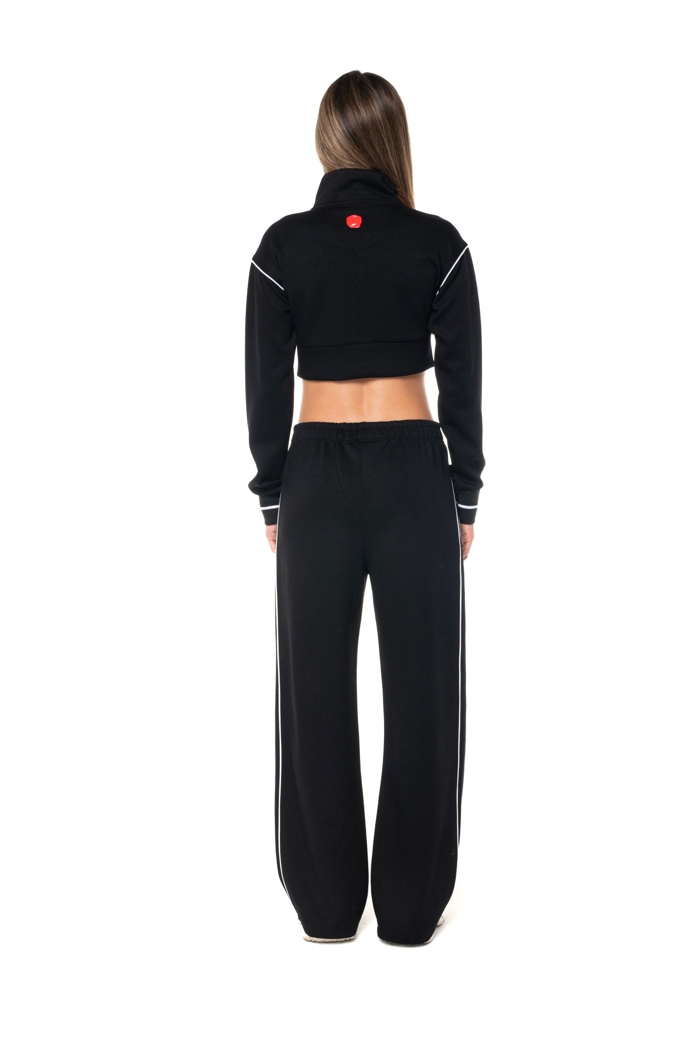 SWEATER CROPPED MUJER BREZZA NEGRO/CREMA CLEMONT - Clemont Oficial