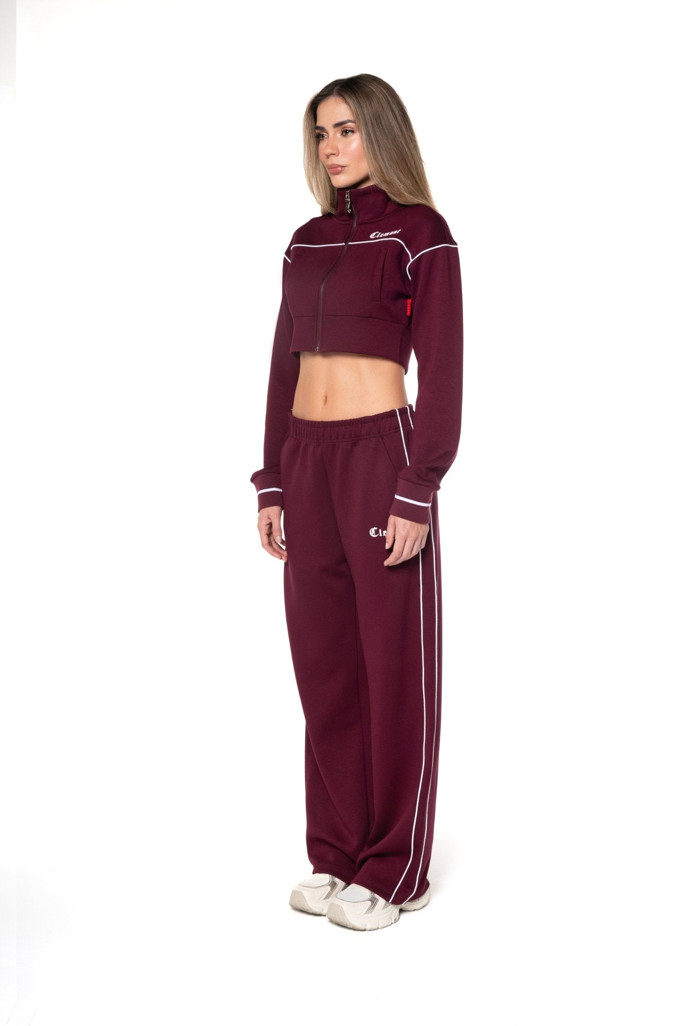SWEATER CROPPED MUJER BREZZA VINOTINTO/CREMA CLEMONT - Clemont Oficial
